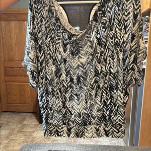 Express Black and White Boxy Short Sleeve Blouse